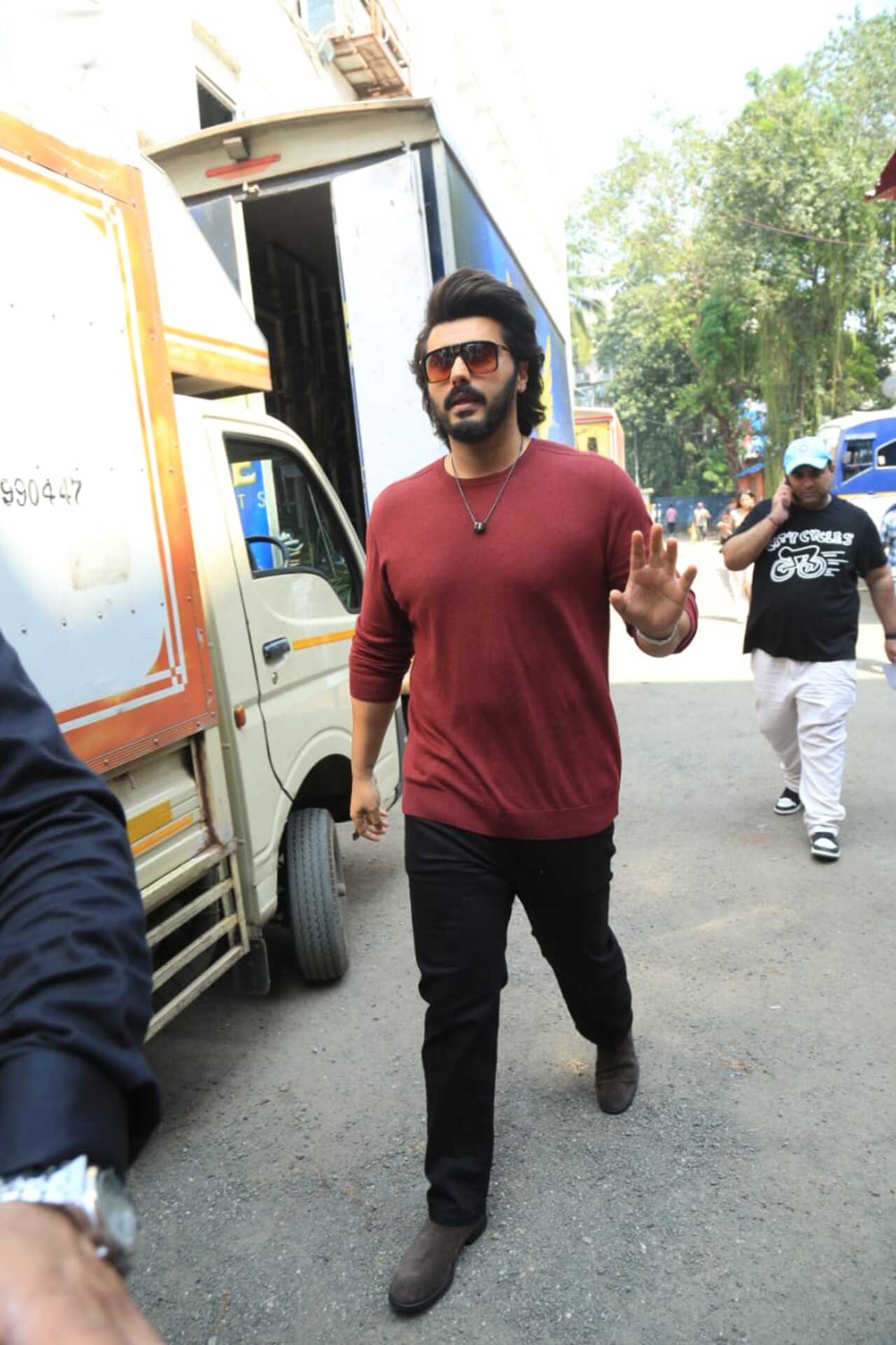 Arjun Kapoor who will be seen as the antagonist in 'Singham Again' was spotted for a shoot in Mumbai. 