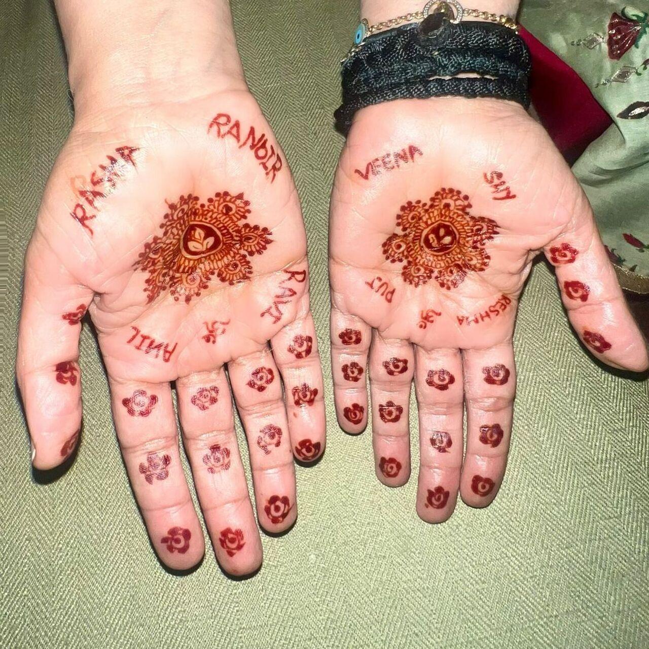 Raveena also gave a glimpse at her mehendi that was filled with names of her husband and kids