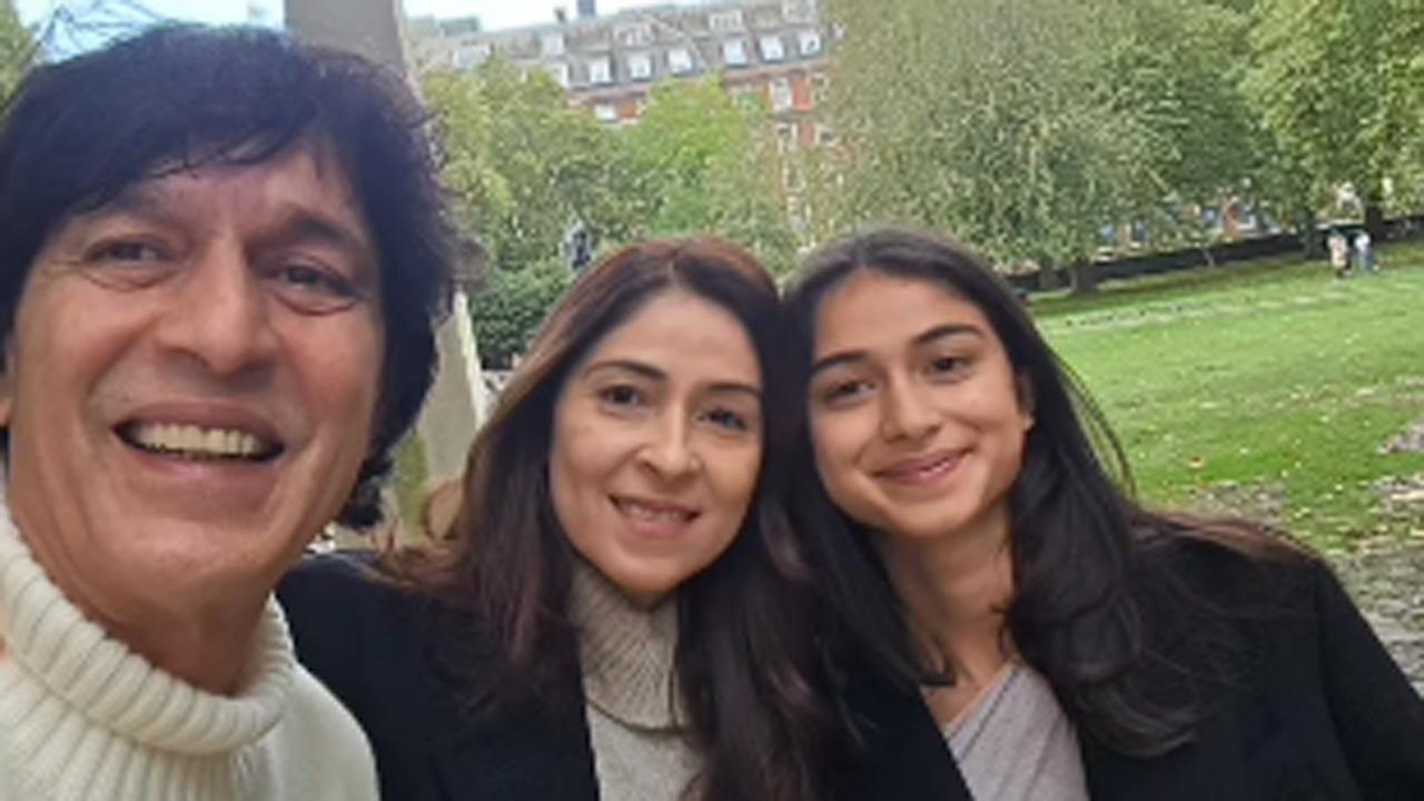 Housefull 5 diaries: Chunky Panday's family fun in London with wifey Bhavna and daughter Rysa