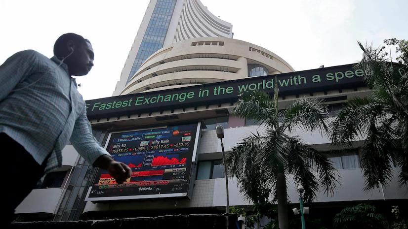 Sensex, Nifty drop amidst foreign outflows and IT sector sell-off