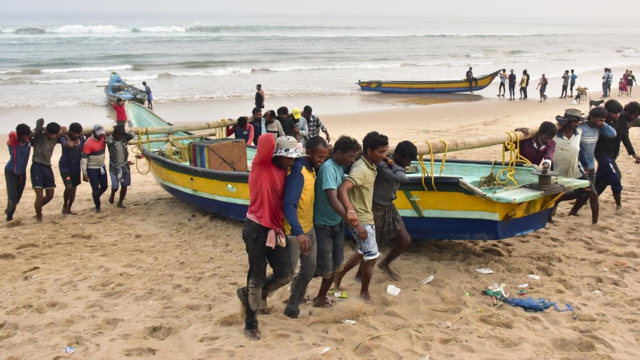 The Odisha government has cancelled the leaves of all staff from October 23 to 25 in view of the cyclone forecast