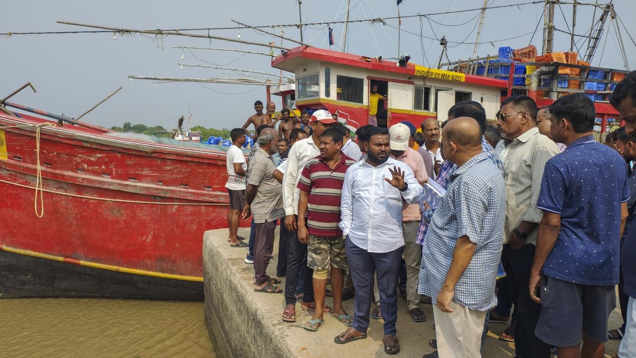 Advising fishermen not to venture into the sea from October 23 to 25, the IMD warned that wind speed is likely to reach 60 kilometre per hour (kmph) along and off Odisha-West Bengal coasts and gradually increase thereafter