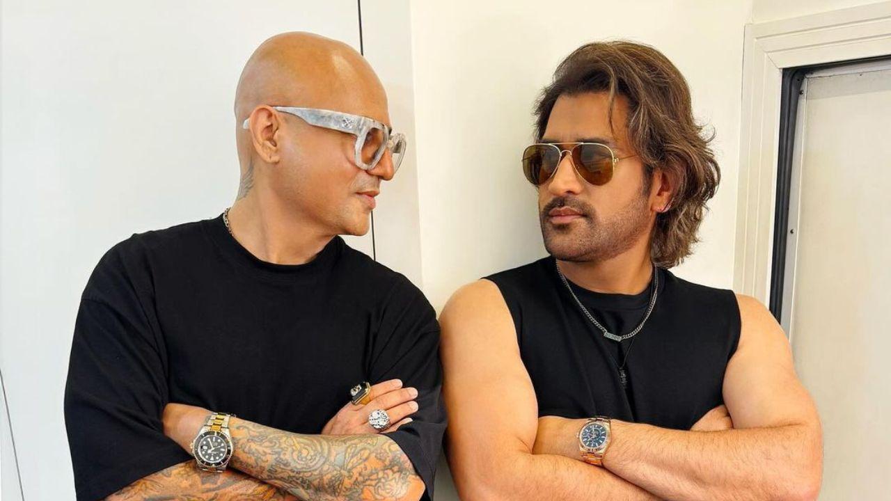 Dhoni the one and only Thala with hairstylist Aalim Hakim