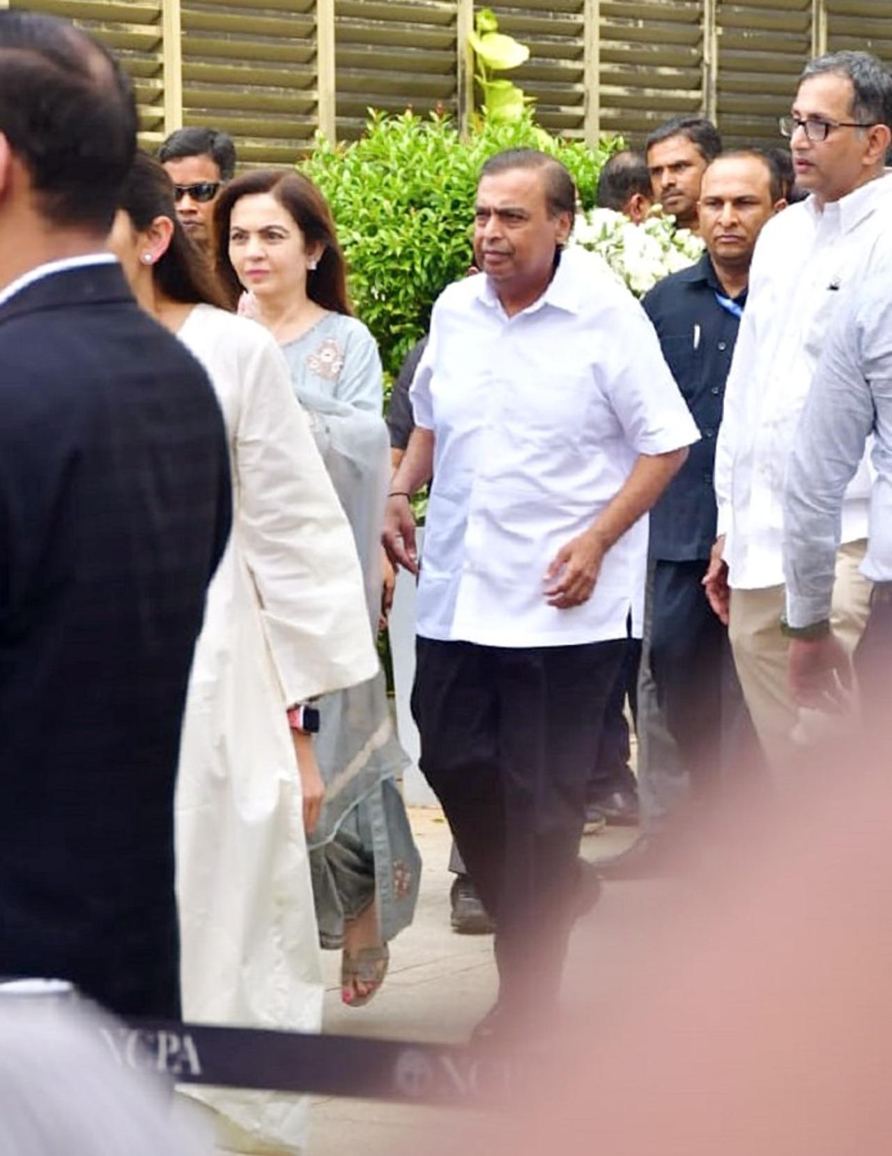 Reliance Industries Chairman Mukesh Ambani along with his wife Nita Ambani attended the last rites of Ratan Tata, who died on Wednesday. 