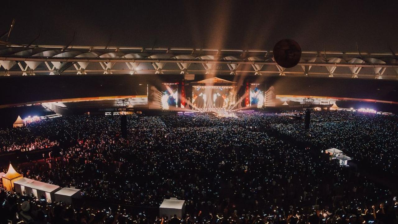After the Delhi show, the singer will next be seen performing in Jaipur on November 3. 