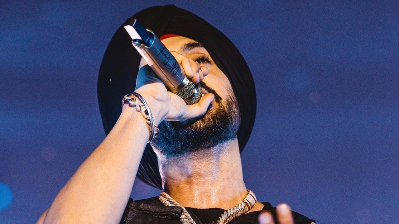 Earlier, the singer performed overseas in North America, Europe, Australia, and New Zealand and has now returned to India for a 10-city tour.