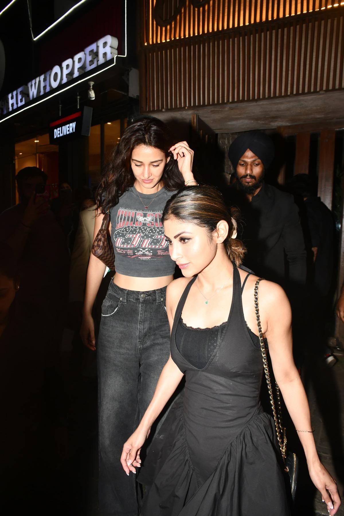 Disha Patani and Mouni Roy, the two best friends of the industry, enjoyed their time together