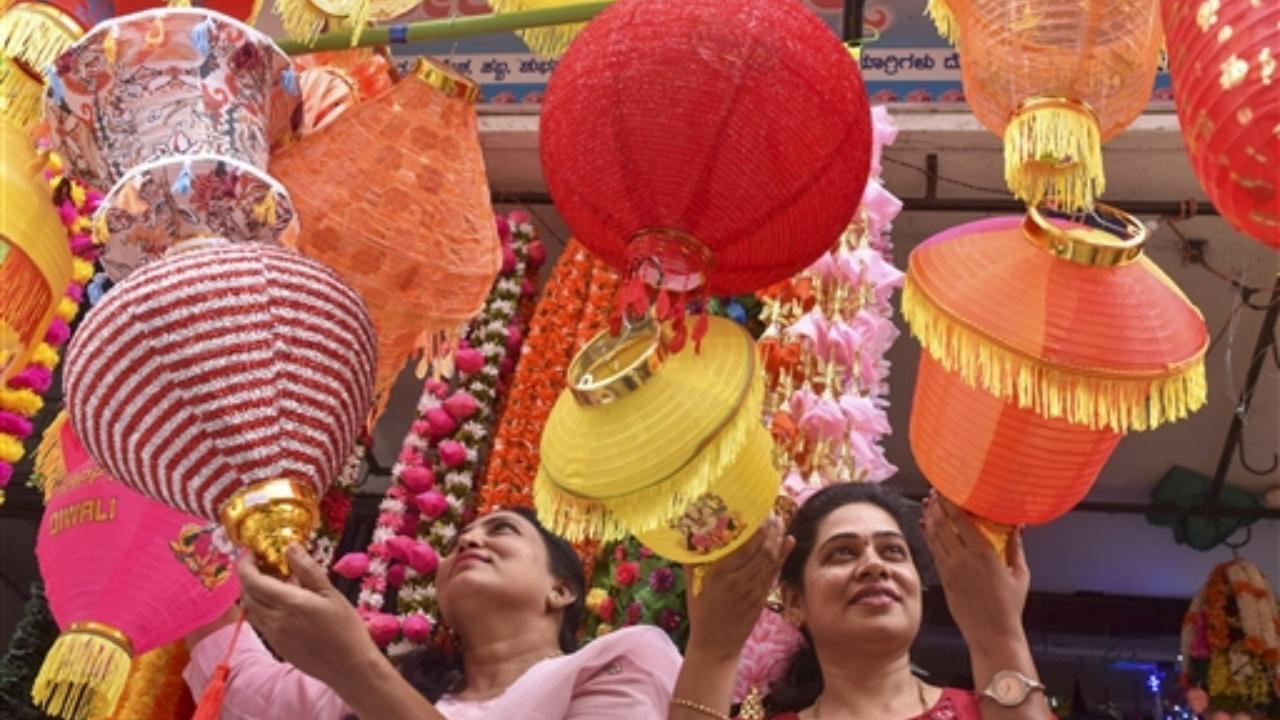 Decorative items being sold ahead of Diwali at Badi Chaupar in Jaipur