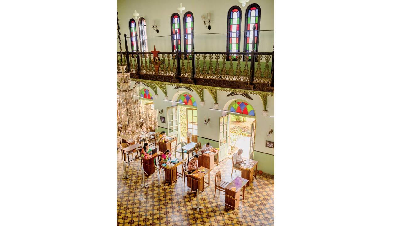 Artisans at work at Sawantwadi Palace’s Darbar Hall 