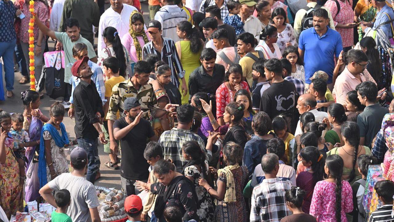 As Diwali comes closer, Dadar market of Mumbai remains the epicentre of the cultural celebration, challenging both shoppers and vendors alike to navigate the chaos
