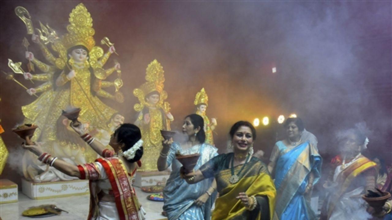 Meanwhile, in Siliguri, West Bengal, Maha Ashtami Puja was celebrated at Bharat Sevashram Ashram, attracting many worshippers