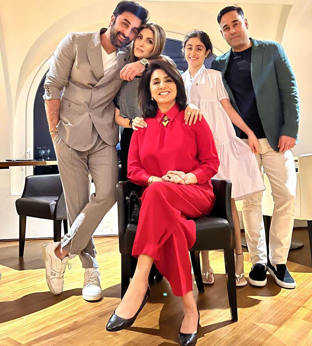 She comes from the famous Kapoor family, being the daughter of actors Rishi Kapoor and Neetu Kapoor, and the older sister of actor Ranbir Kapoor.