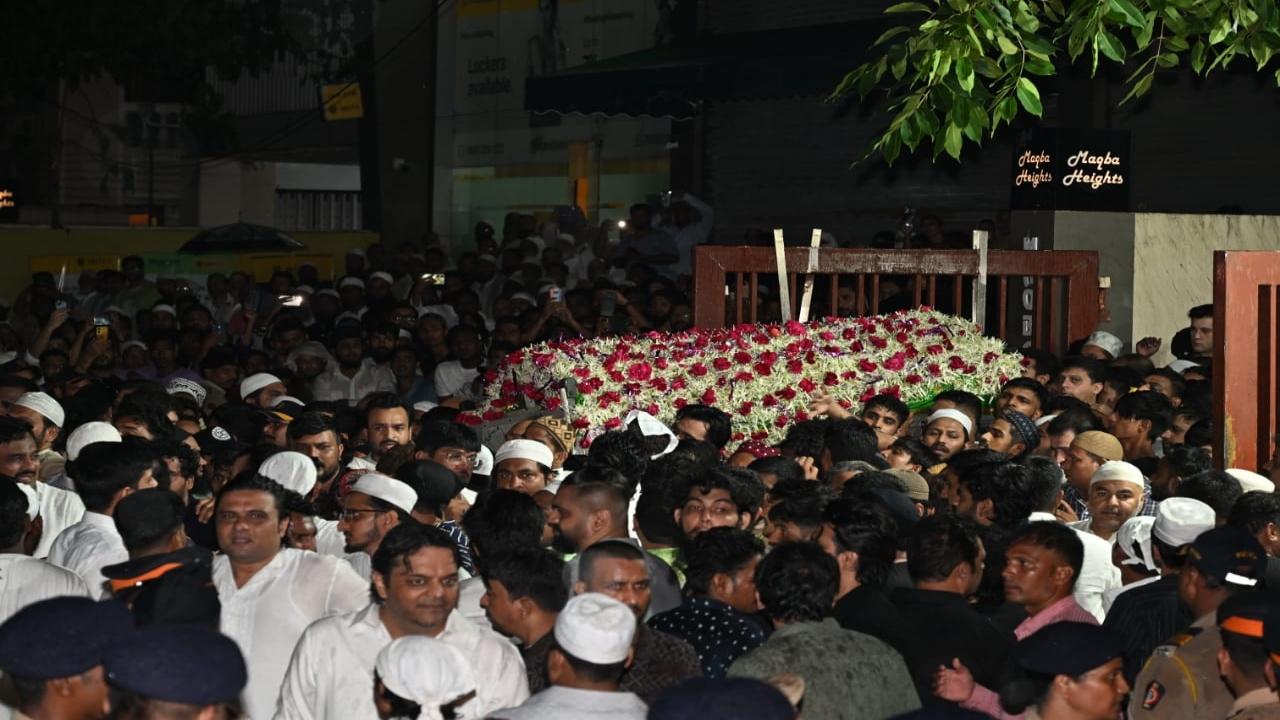 Baba Siddique's mortal remains being taken from his house to the burial ground