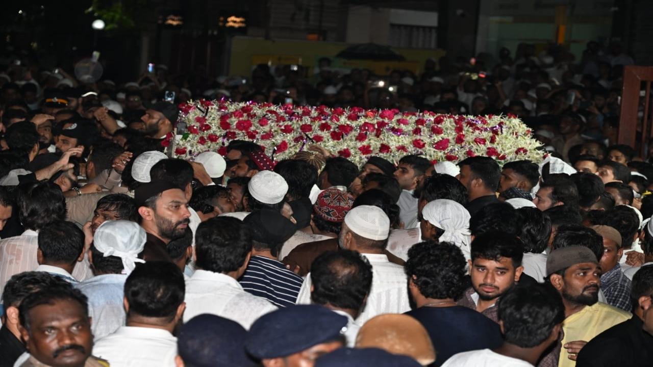 Despite the rains, a large crowd had gathered to bid farewell to the three-time legislator