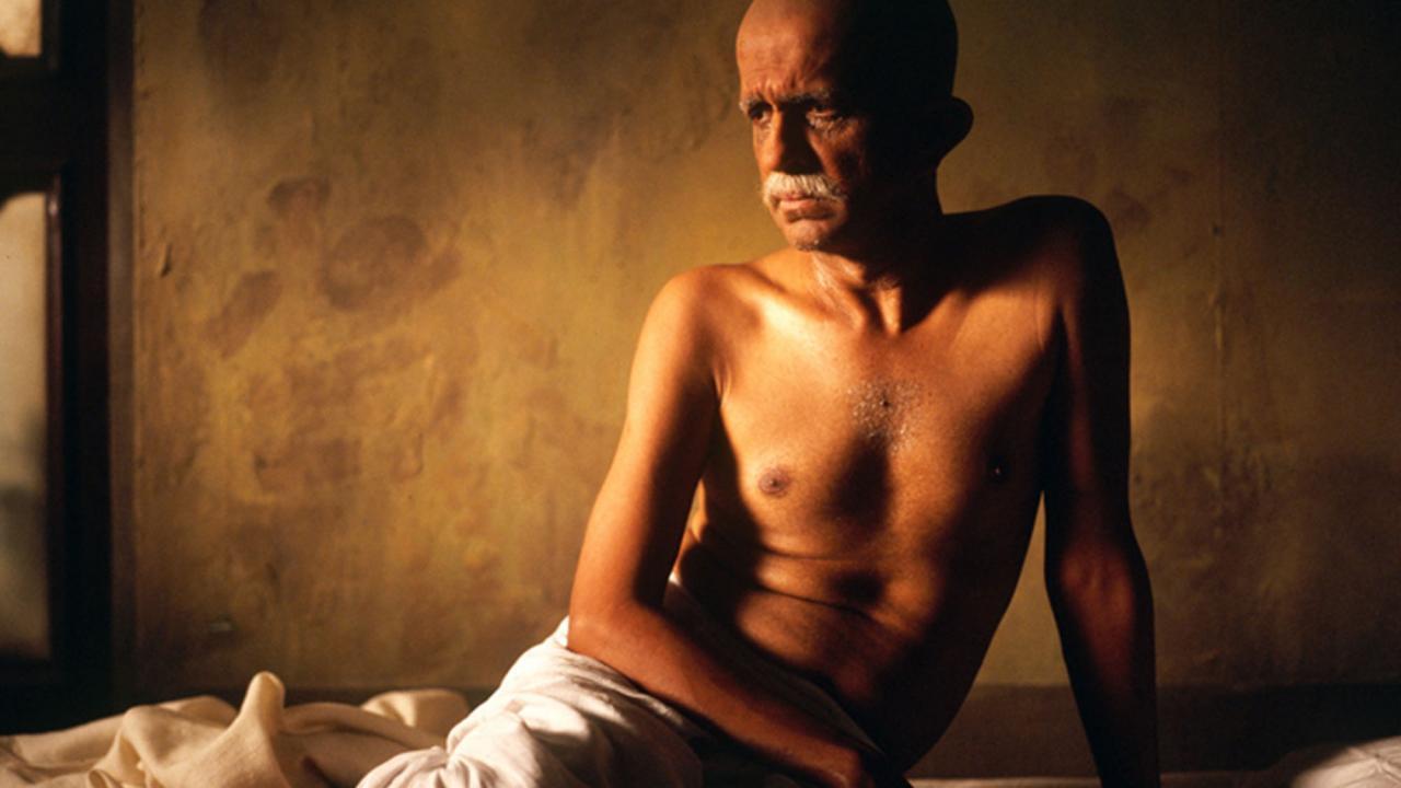 Gandhi, My Father (2007): Darshan Jariwala’s performance highlighted Gandhi’s troubled relationship with his son, Harilal Gandhi.