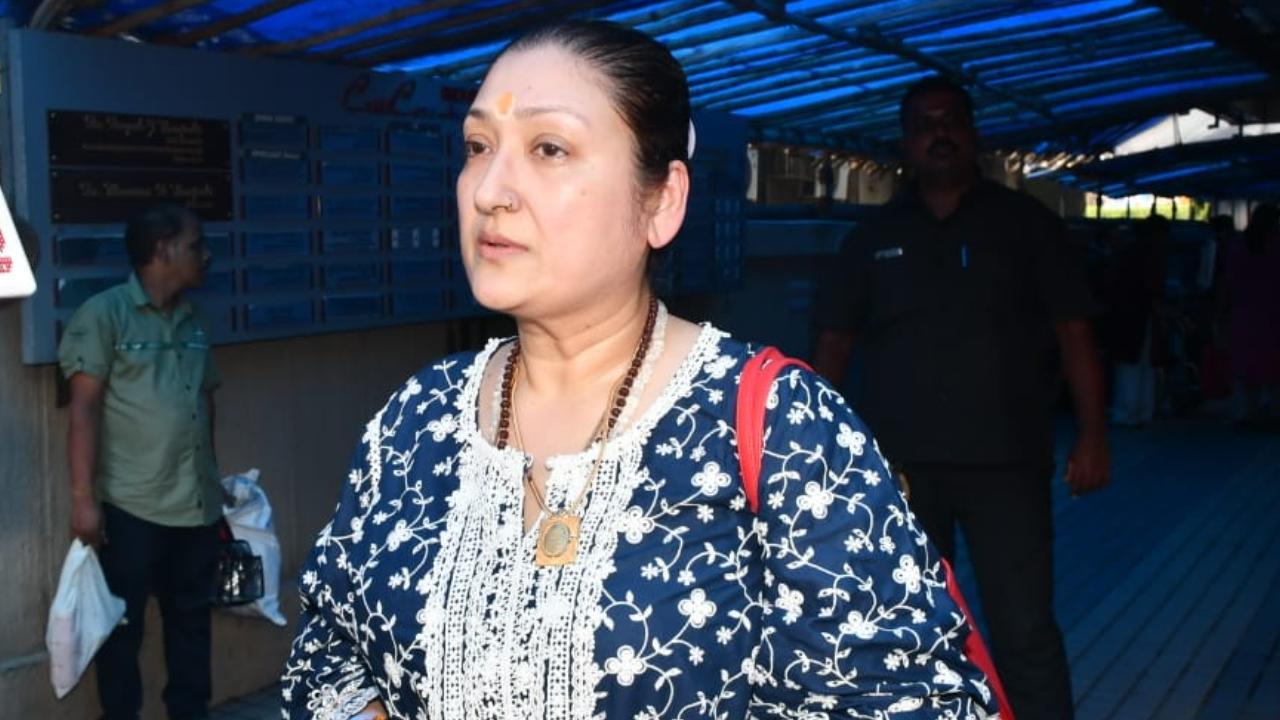 'Govinda will be dancing soon': Actor's wife Sunita shares health update after gunshot injury - watch video