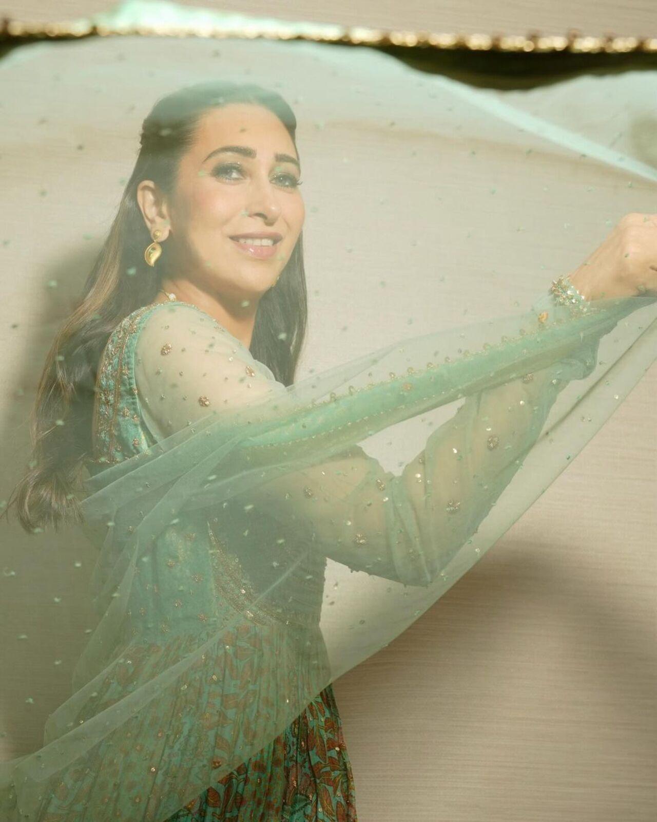 Karisma Kapoor is a diva when it comes to acing traditional looks