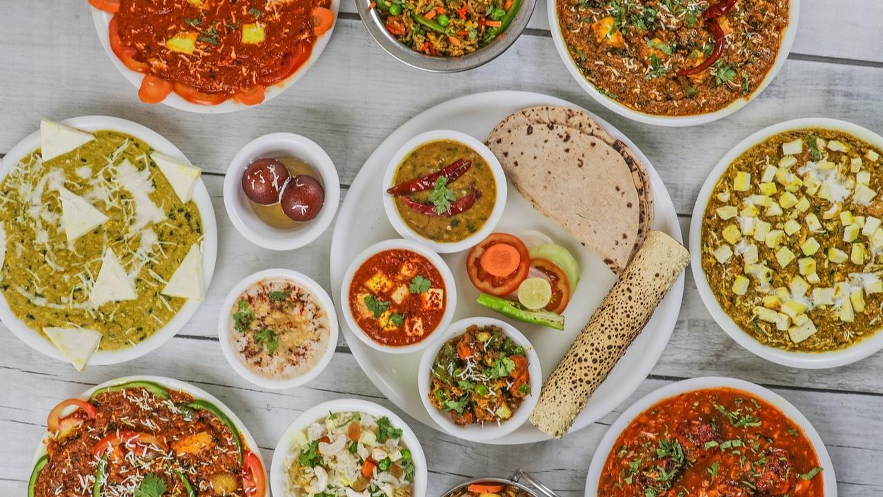 When it comes to breaking fast, people often get overwhelmed and tend to feast on a variety of foods leading to overeating.