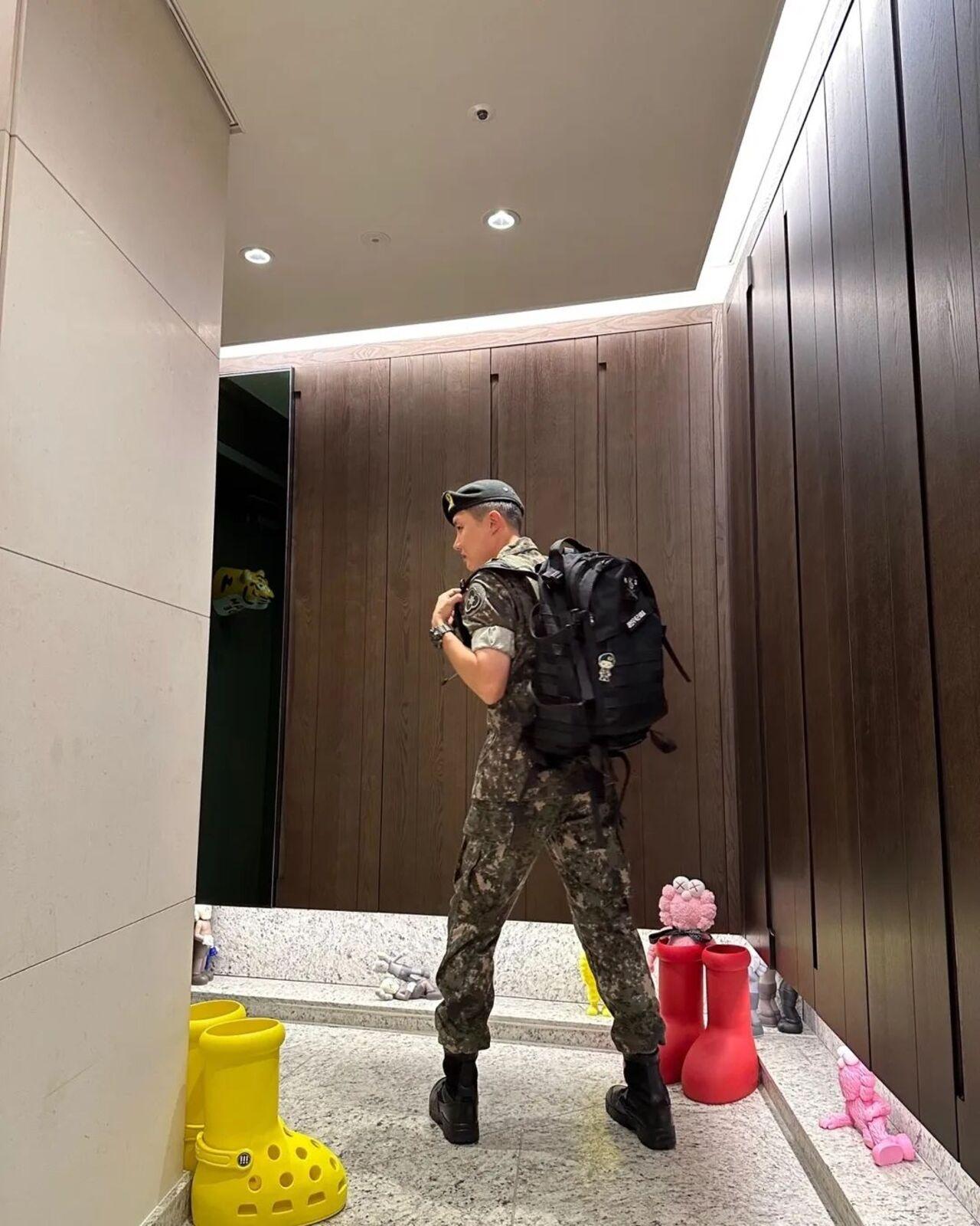 Sharing a note on Weverse, J-hope had written, “All that time flew by, but I'm already reminiscing about it, I guess I grew pretty fond of everything here.”