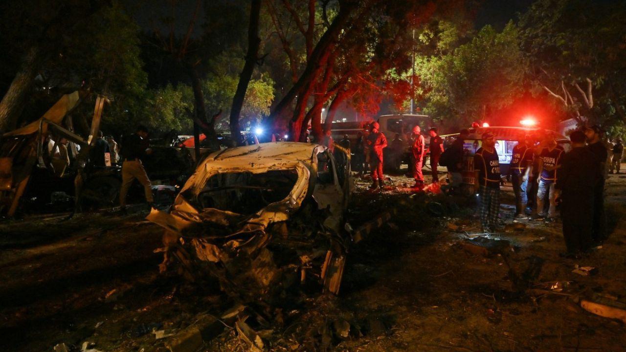 Massive explosion outside Karachi airport kills 2 Chinese workers and injures others