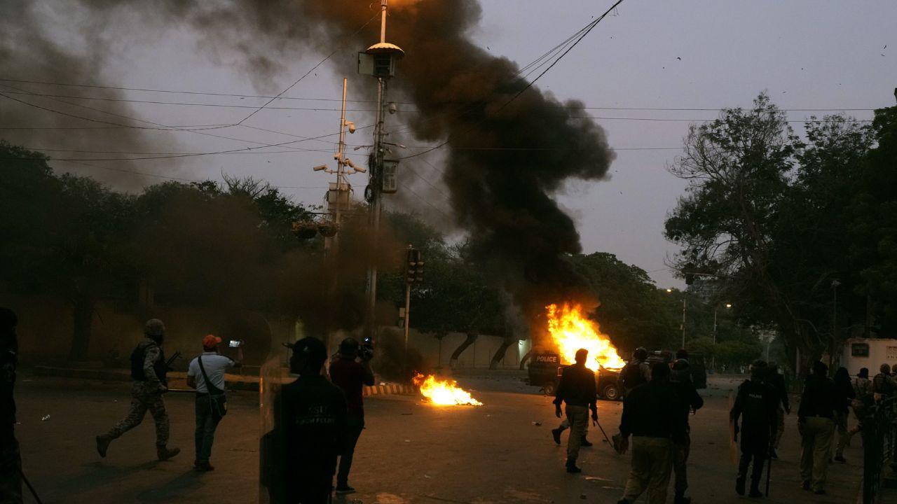 A counter-protest by Tehreek-i-Labbaik Pakistan (TLP) was also staged near the KPC, resulting in confrontations with police as the group tried to reach the protest site.