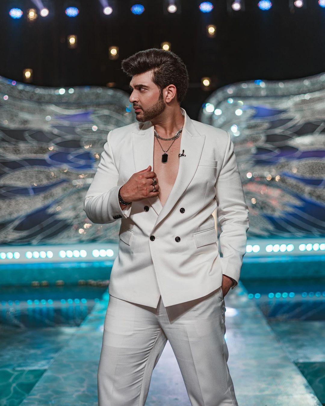 He paired it with matching pants, effortlessly pulling off a sophisticated yet edgy vibe.
