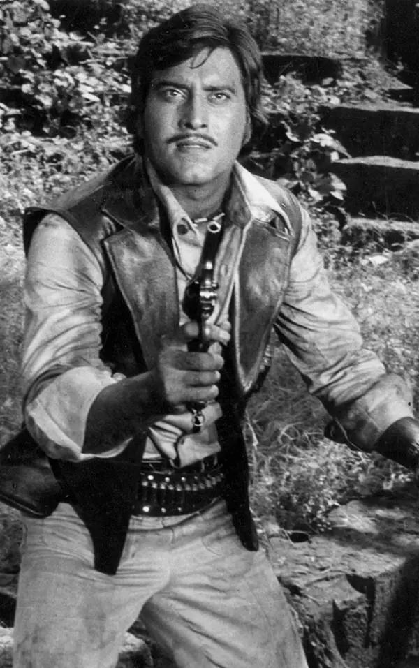Vinod Khanna's debut in Hindi cinema, too, was in the form of a supporting role. It was another would-be MP, also from Punjab, who gave Khanna his first break. 