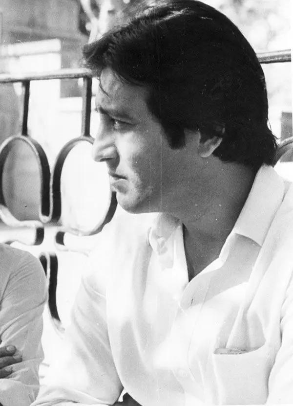 Vinod Khanna was born in Peshawar, now part of Pakistan, on October 6, 1946. His father was a textiles and chemicals businessman.