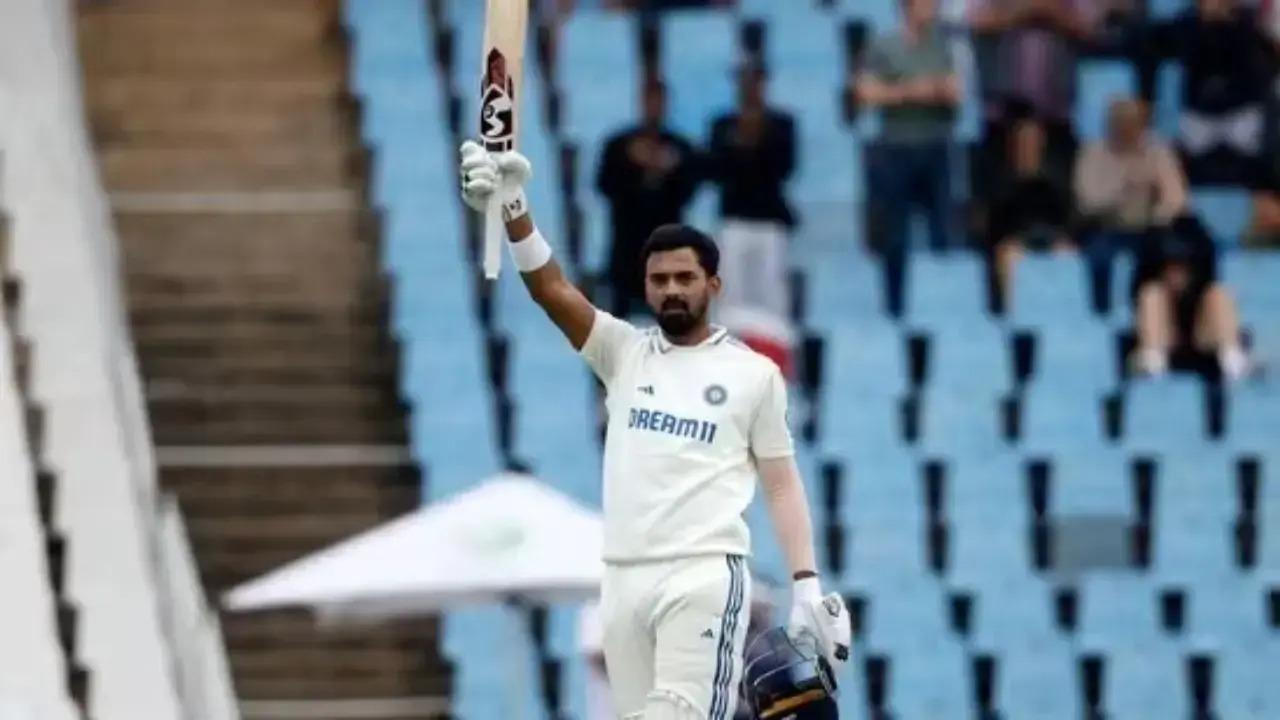 KL Rahul who was struggling to score runs shut the critics by playing a fiery knock of 68 runs in the second Test match. He faced just 43 deliveries in which he smashed 7 fours and 2 sixes