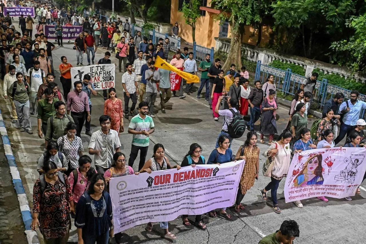 Kolkata Junior doctors continue their fast-unto-death protest, enter fifth day