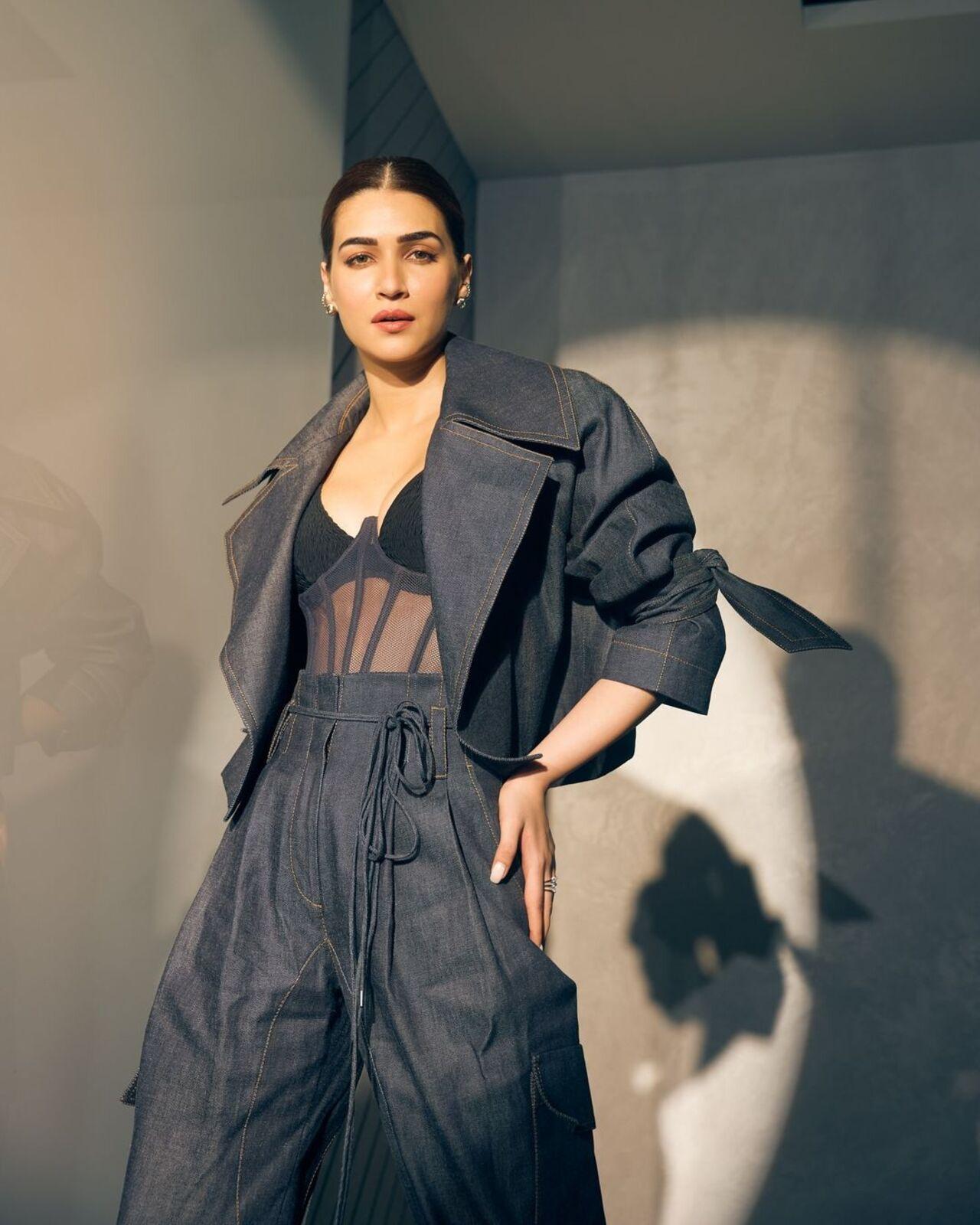 Who doesn't love a stylish power suit? Kriti slays here in this Kristina Fidelskaya ensemble.