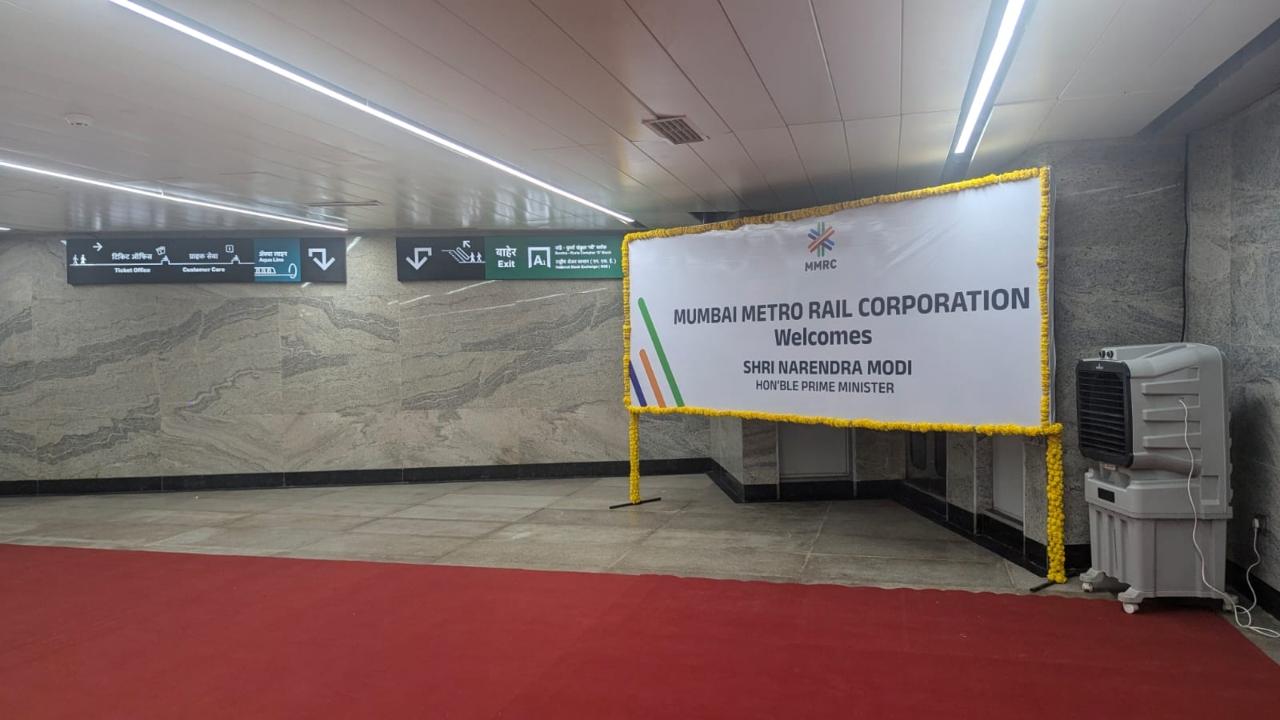 The Aarey-BKC stretch provides connectivity to both Terminal 1 and 2 of Chhatrapati Shivaji Maharaj International Airport as well as the Ghatkopar-Andheri-Versova Metro Line 1 at Marol Naka station