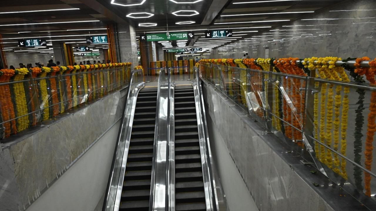 Once fully operational between Aarey to Colaba in south Mumbai, Line-3 will cater to around 13 lakh passengers daily with train frequency of about 3-4 minutes. It will ferry approximately 2500 passengers in each rake of eight coaches. The estimated daily ridership in the first phase will be four lakh, as per the MMRC