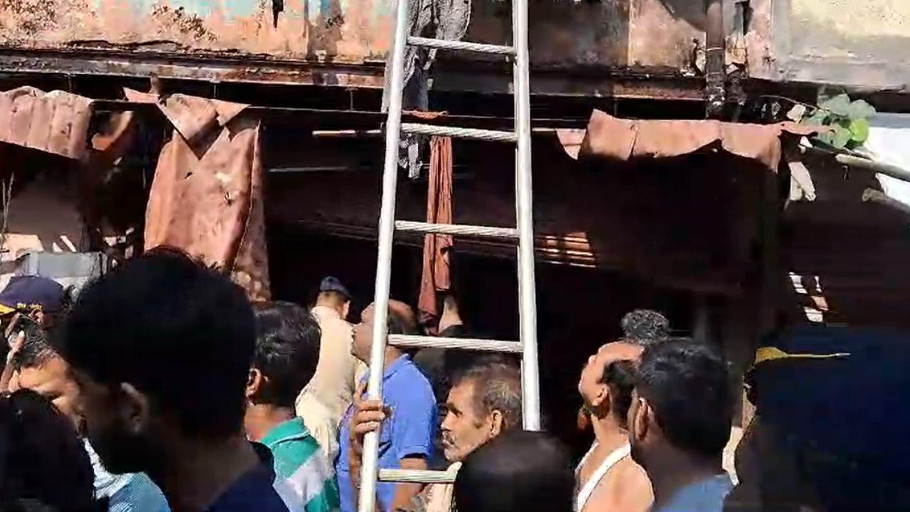 The fire claimed the lives of seven individuals, including three minors. The victims were rushed to Rajawadi Hospital, where they were declared dead on arrival.