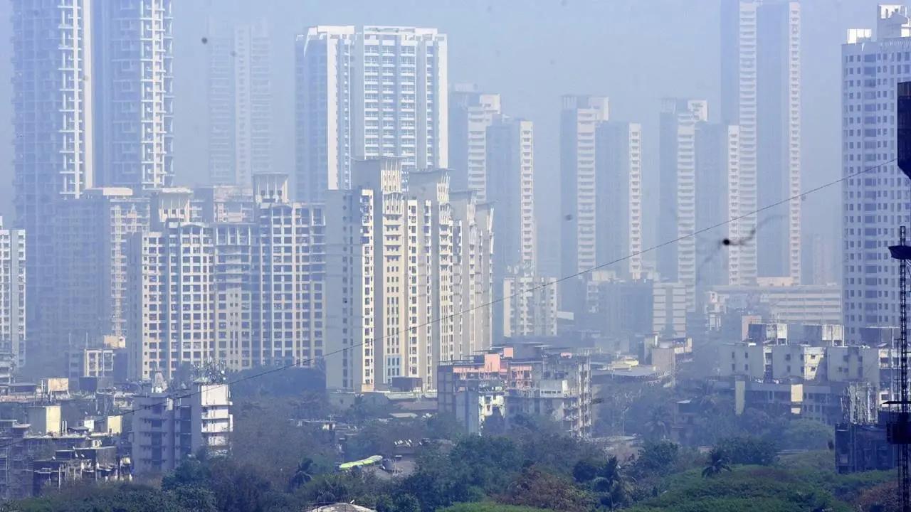 Mumbai weather updates: City’s air quality worsens on Diwali morning; several areas record 'poor' AQI