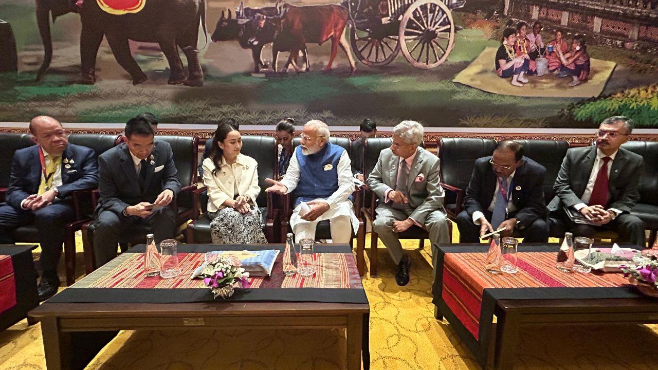 Modi reiterated India’s responsibility as ‘Vishwabandhu’ to contribute to global peace efforts and expressed India’s dedication to helping resolve global conflicts.