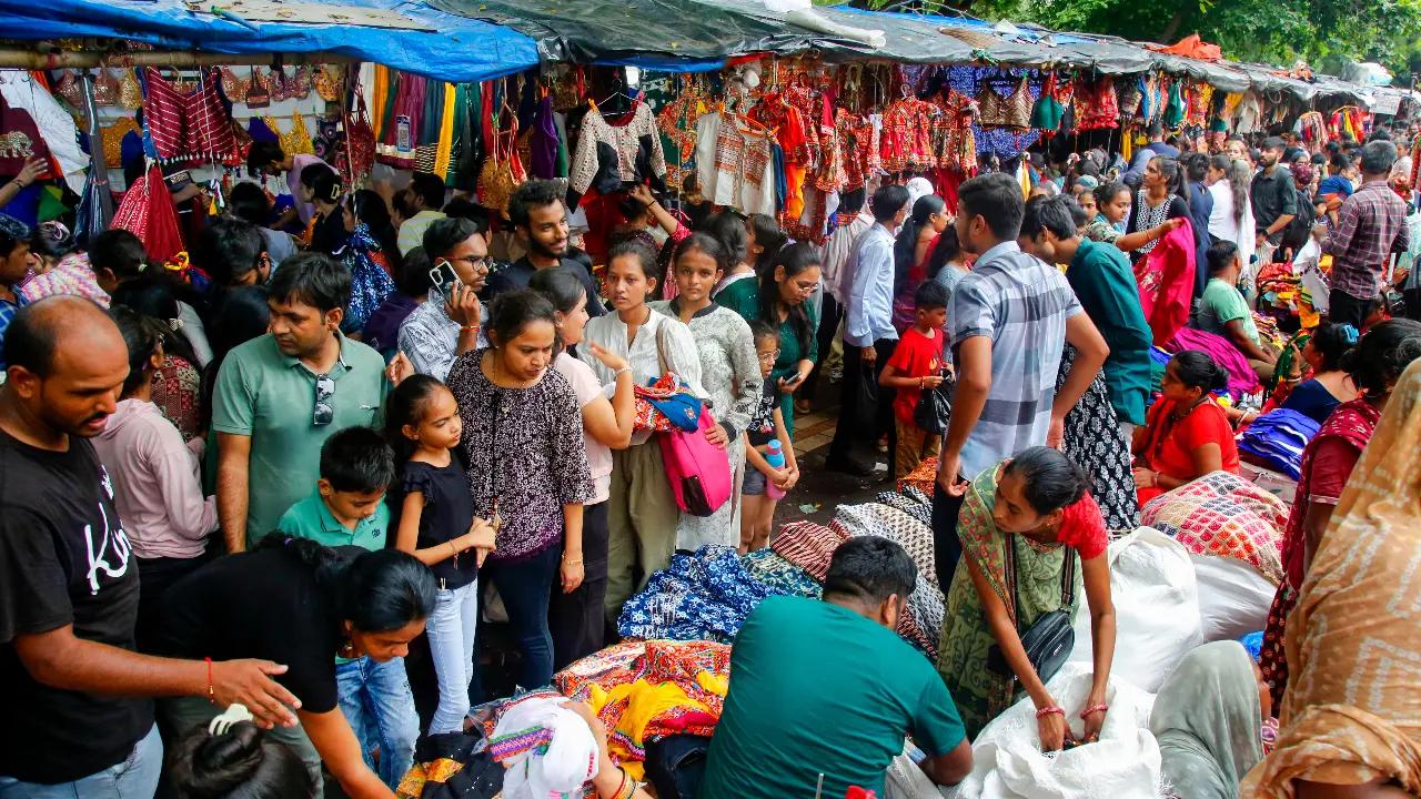 Go local this Navratri: Empower Mumbai’s small businesses, vendors, and artisans!