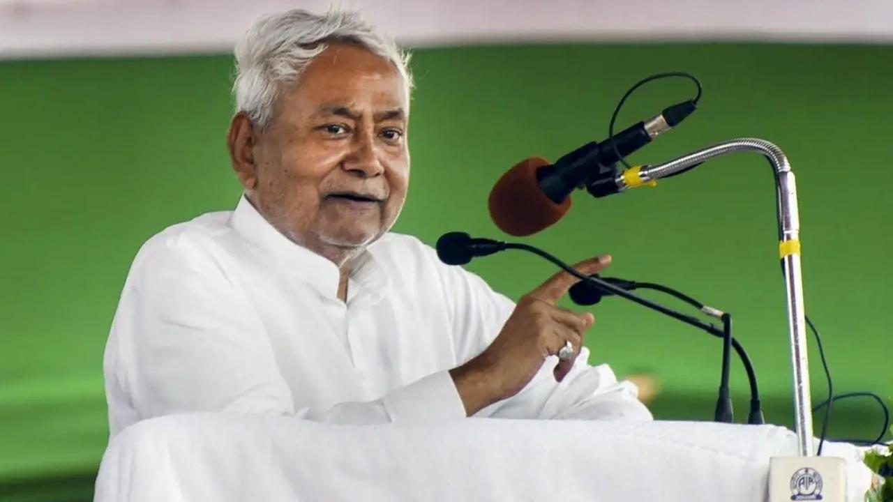 Bihar: Nitish Kumar transfers Rs 307 crore in flood relief to 4.39 lakh families before Durga Puja