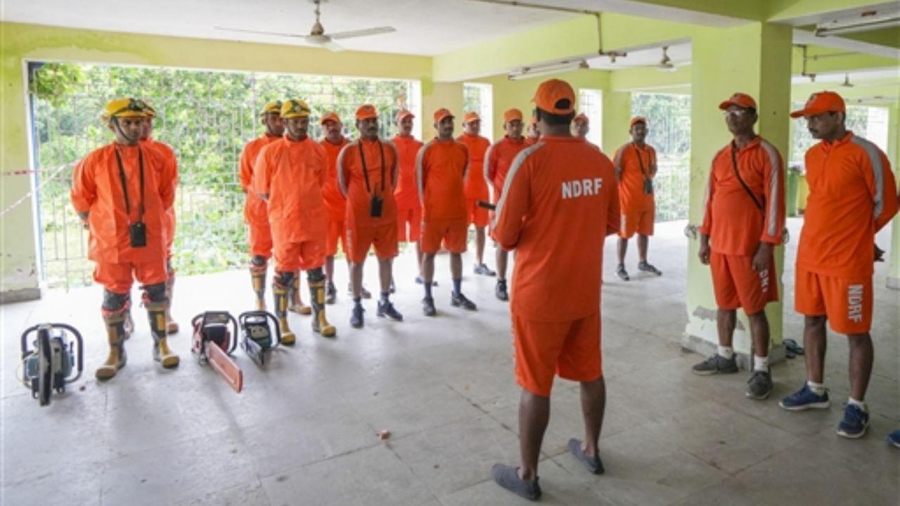 According to IMD Director Manorama Mohanty, Cyclone Dana will make landfall with wind speeds of 100-110 kilometres per hour. Heavy rainfall is anticipated in Odisha, particularly in Bhubaneswar, as the storm approaches.