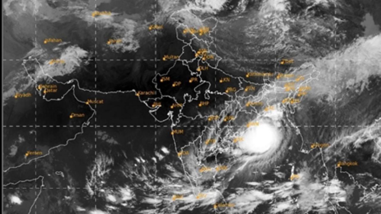 Local authorities in Odisha have begun evacuating people from vulnerable coastal areas, such as Dhamra and Bhadrak. Evacuated residents are being taken to cyclone shelters for safety ahead of the storm.