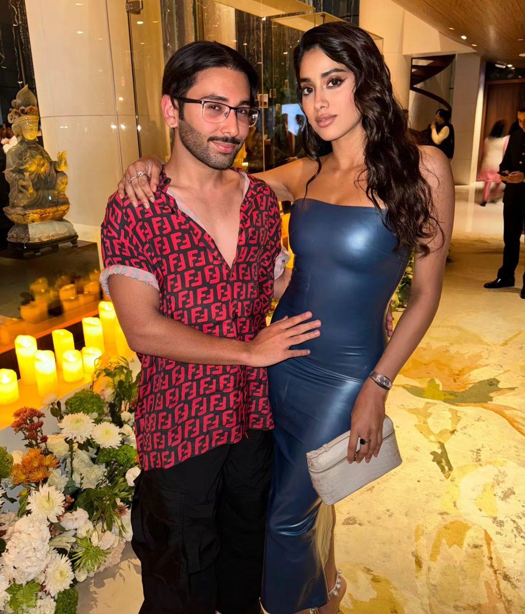 Janhvi Kapoor's blue bodycon metallic dress grabbed all eyeballs 