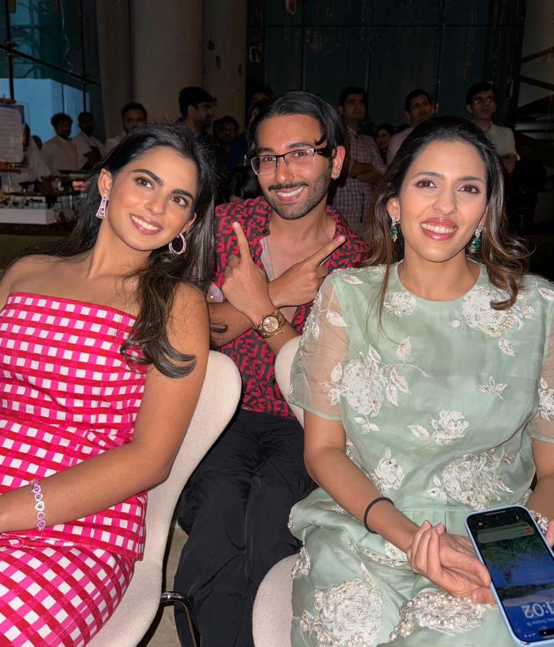 Isha and Shloka Ambani looked like they were having a great time at Radhika's birthday bash