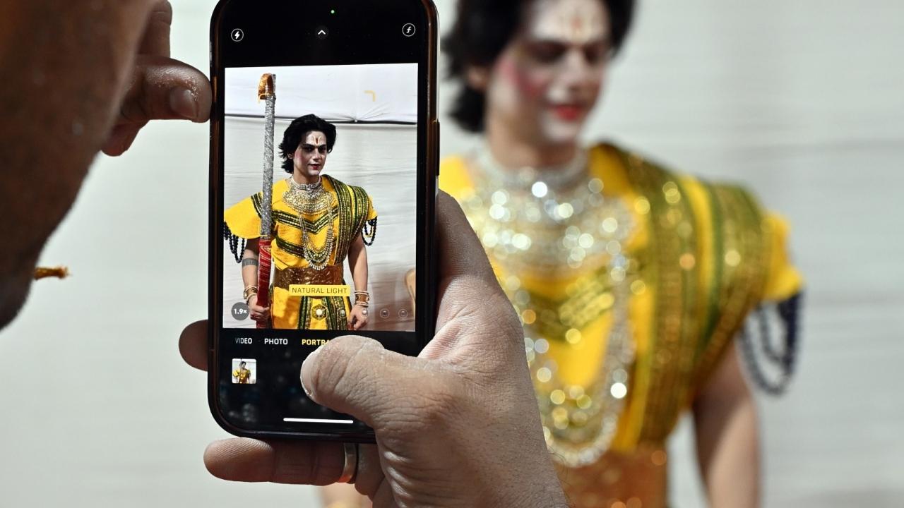 The artistes put on makeup and dress up as different characters before their performances. The artists play the role of Lord Ram, Lord Lakshman, Goddess Sita and Ravan