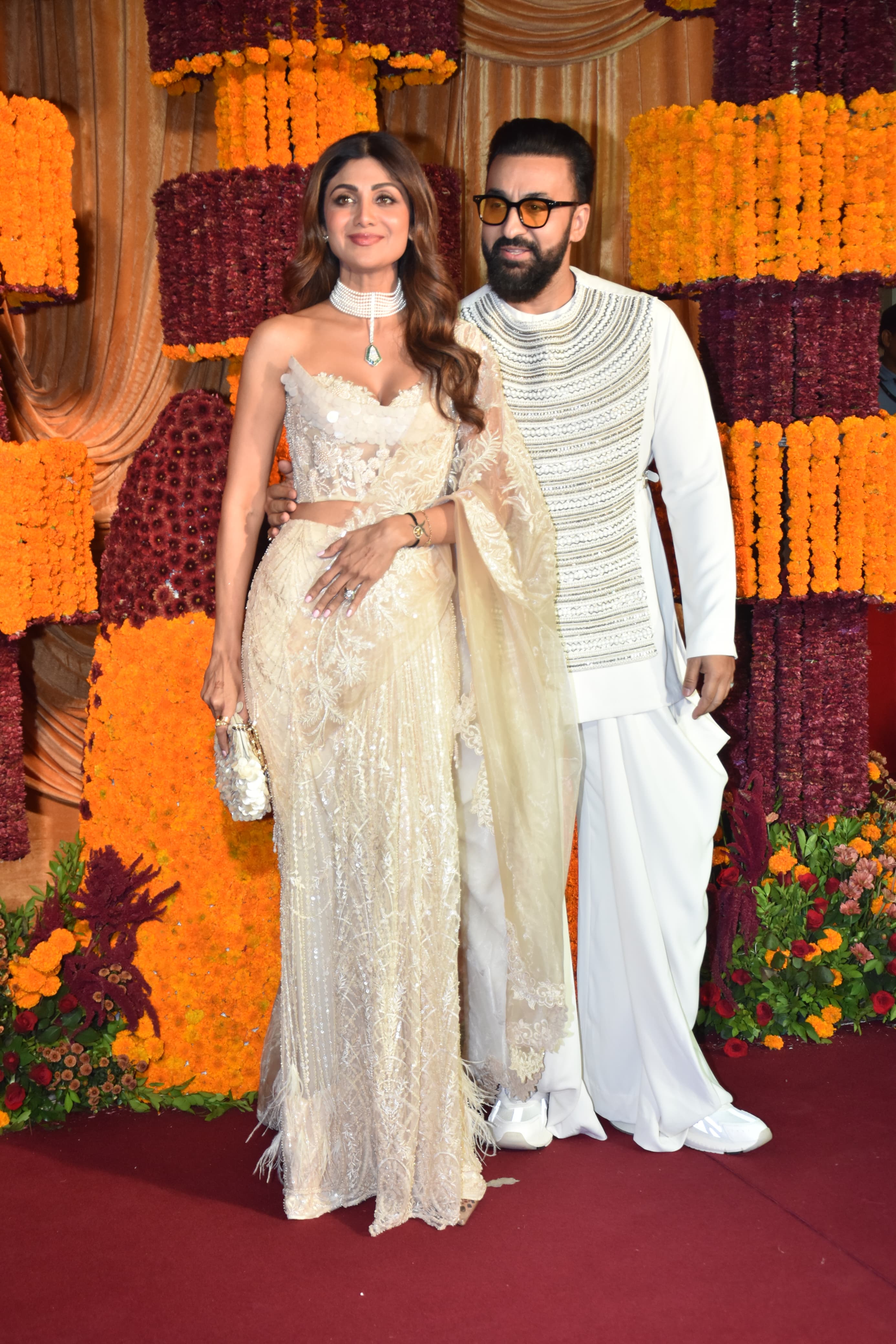 Shilpa Shetty and Raj posed together at Ramesh Taurani’s Diwali bash