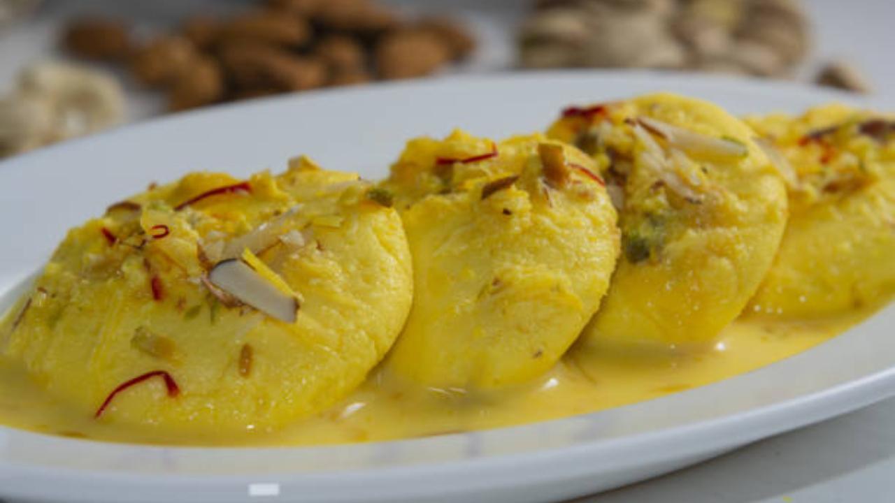 Durga Puja 2024 Chocolate sandesh to gulkand rasmalai, indulge in