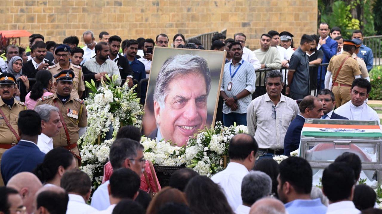 IN PHOTOS: Well-wishers throng NCPA lawns to pay last respects to Ratan Tata