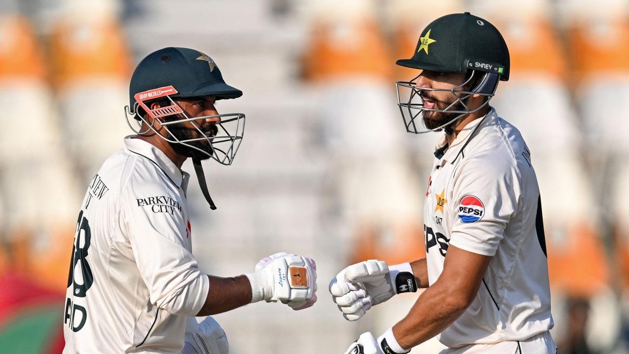 England struggle at 36-2, chasing 297