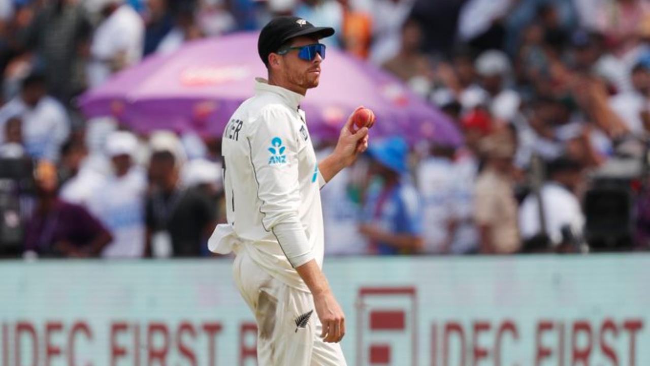 During the second Test match against Team India, Mitchell Santner claimed seven wickets for 53 runs in 19.3 overs. With this, the bowler achieved his career-best Test figures