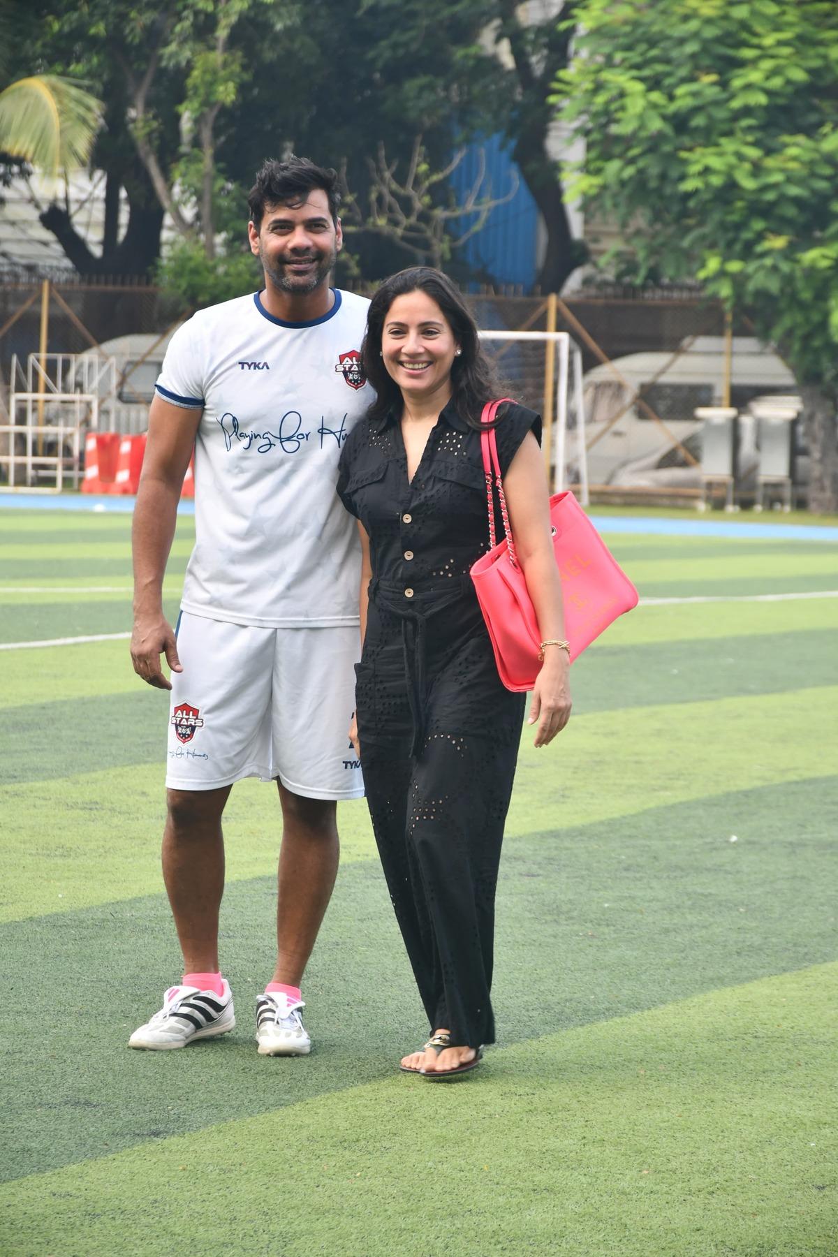 Shabbir Ahluwalia spotted with wife Kanchi Kaul at football ground.