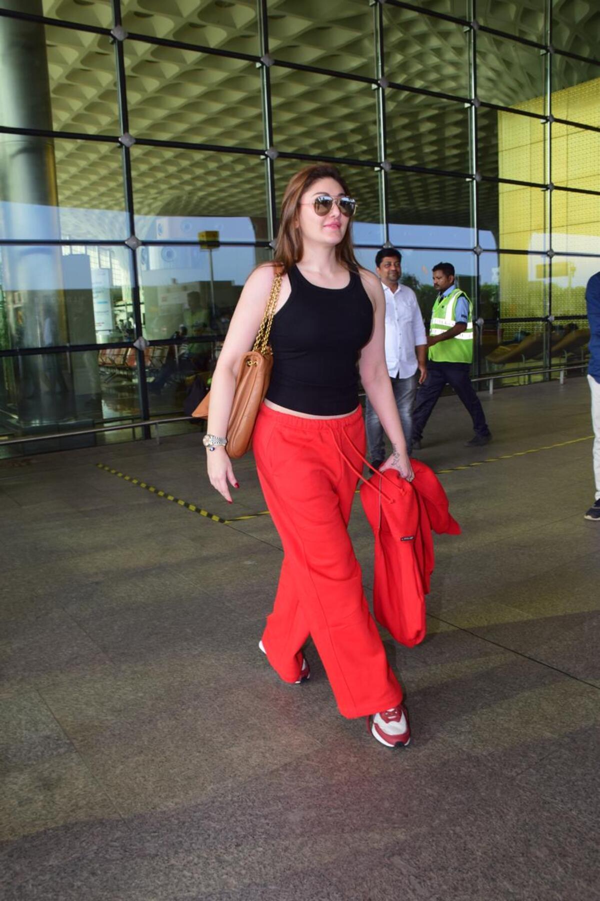 Shefali Jariwala looked smart as she was spotted at Mumbai airport.